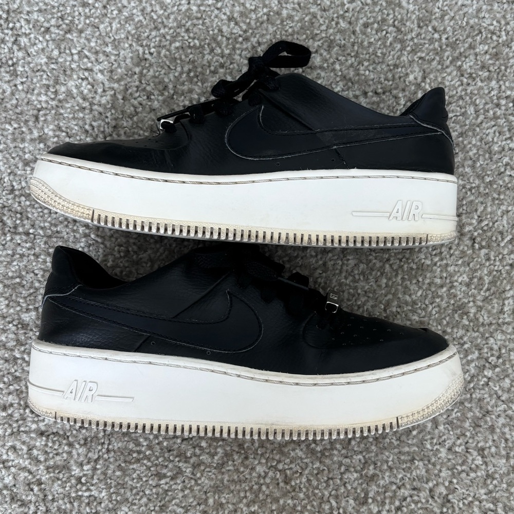 Nike Air Force 1 Sage Low Platform